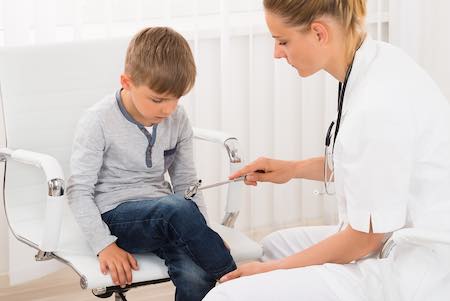 Wzmożone napięcie mięśniowe - badanie u neurologa dziecięcego
