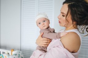Depresja poporodowa i w ciąży. Skąd się bierze, jak się objawia i jak się ją leczy?