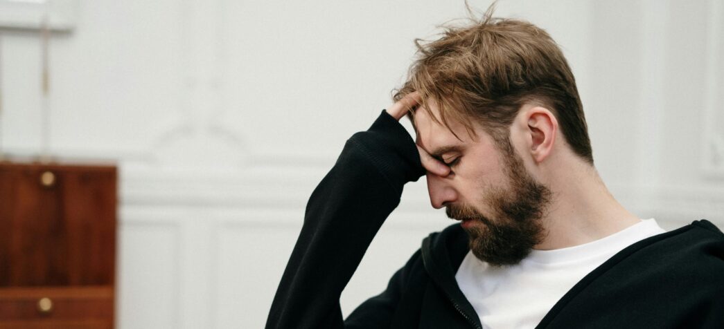 Jak radzić sobie z trudnymi emocjami – jak je wyrażać, by nikogo nie urazić?