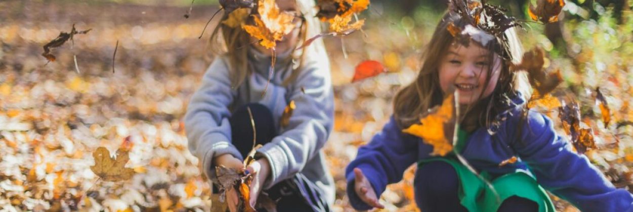 Psychologia dziecięca – jak wspierać rozwój emocjonalny i społeczny dzieci w różnym wieku?