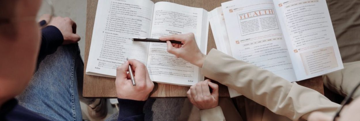 Uwaga na brzydkie słowa, czyli jak unikać stygmatyzacji osób doświadczających zaburzeń psychicznych